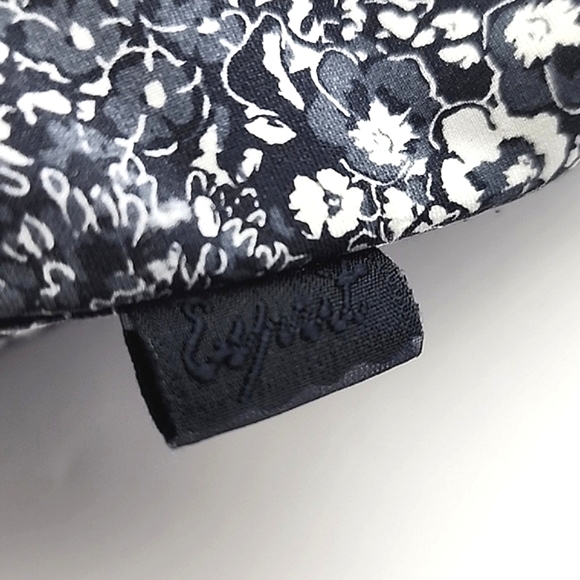 ⭐️2/ $30⭐️ ESPRIT Black White Mini Floral Print Underwire Bra Size 34 - Picture 11 of 15